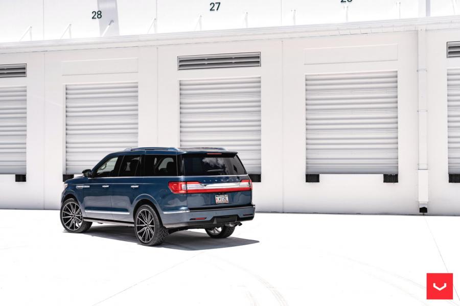  Lincoln Navigator on Vossen Wheels (HF6-1) 2019 года  (фото 5 из 12)